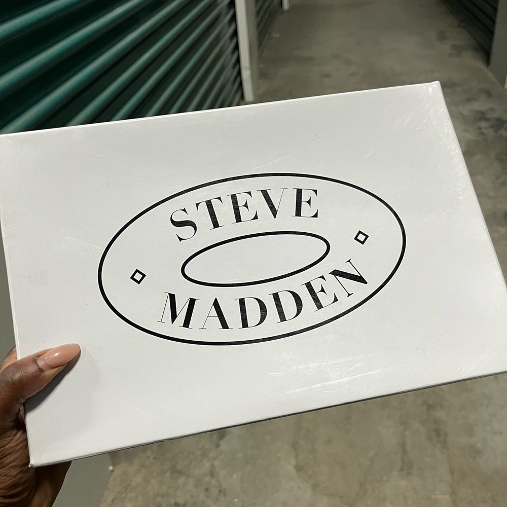 NIB STEVE MADDEN HEELS